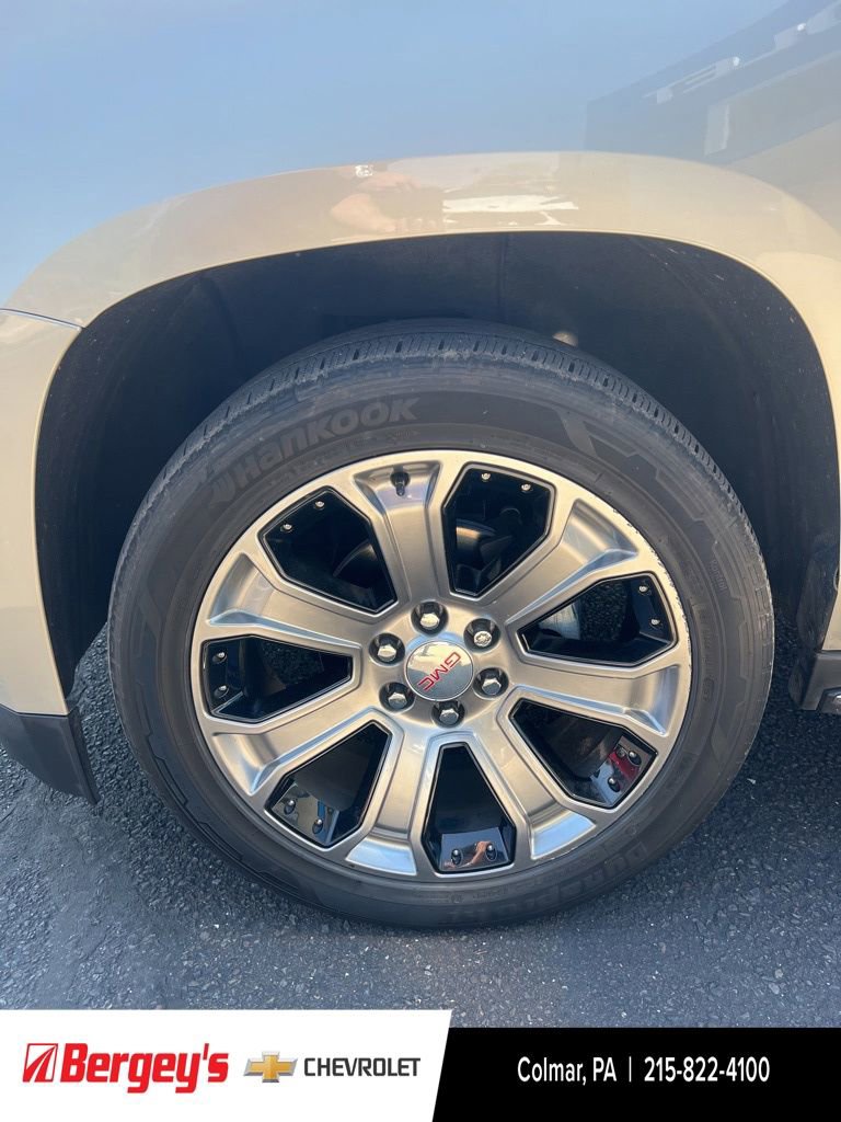 Certified 2017 GMC Yukon Denali w/ Open Road Package AWD/4WD image 11