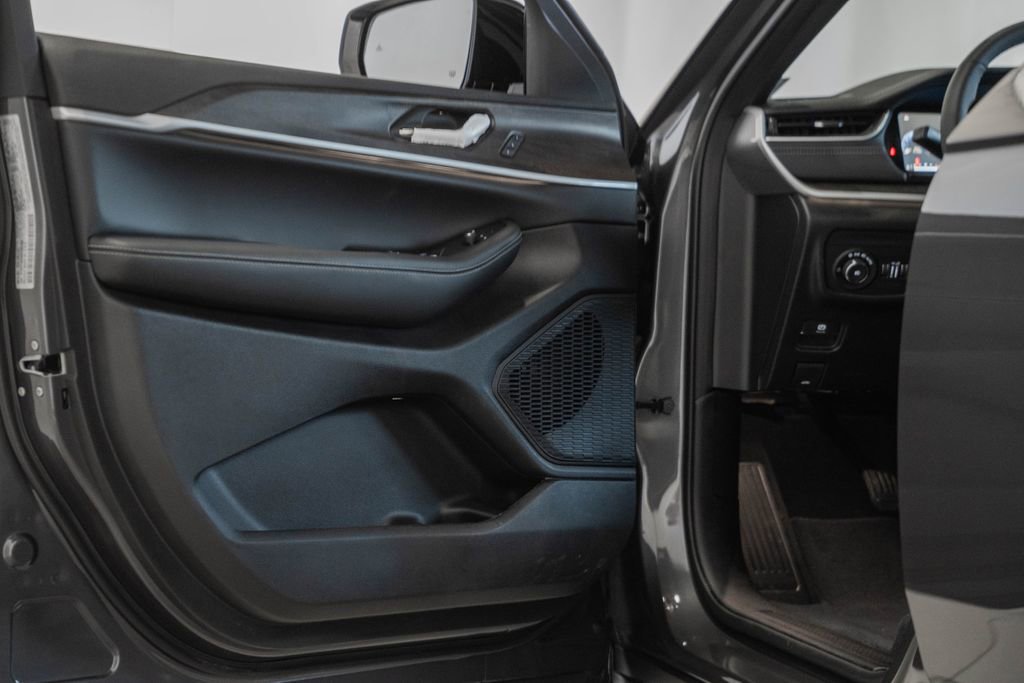 New 2025 Jeep Grand Cherokee Limited image 38