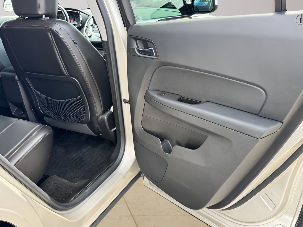 Used 2015 GMC Terrain SLT w/ Chrome Edition AWD/4WD image 11