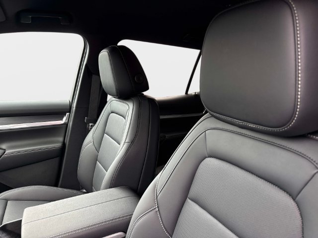 New 2027 GMC Terrain Elevation w/ Elevation Premium Package FWD image 21