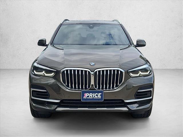 Used 2022 BMW X5 sDrive40i w/ Luxury Seating Package image 2