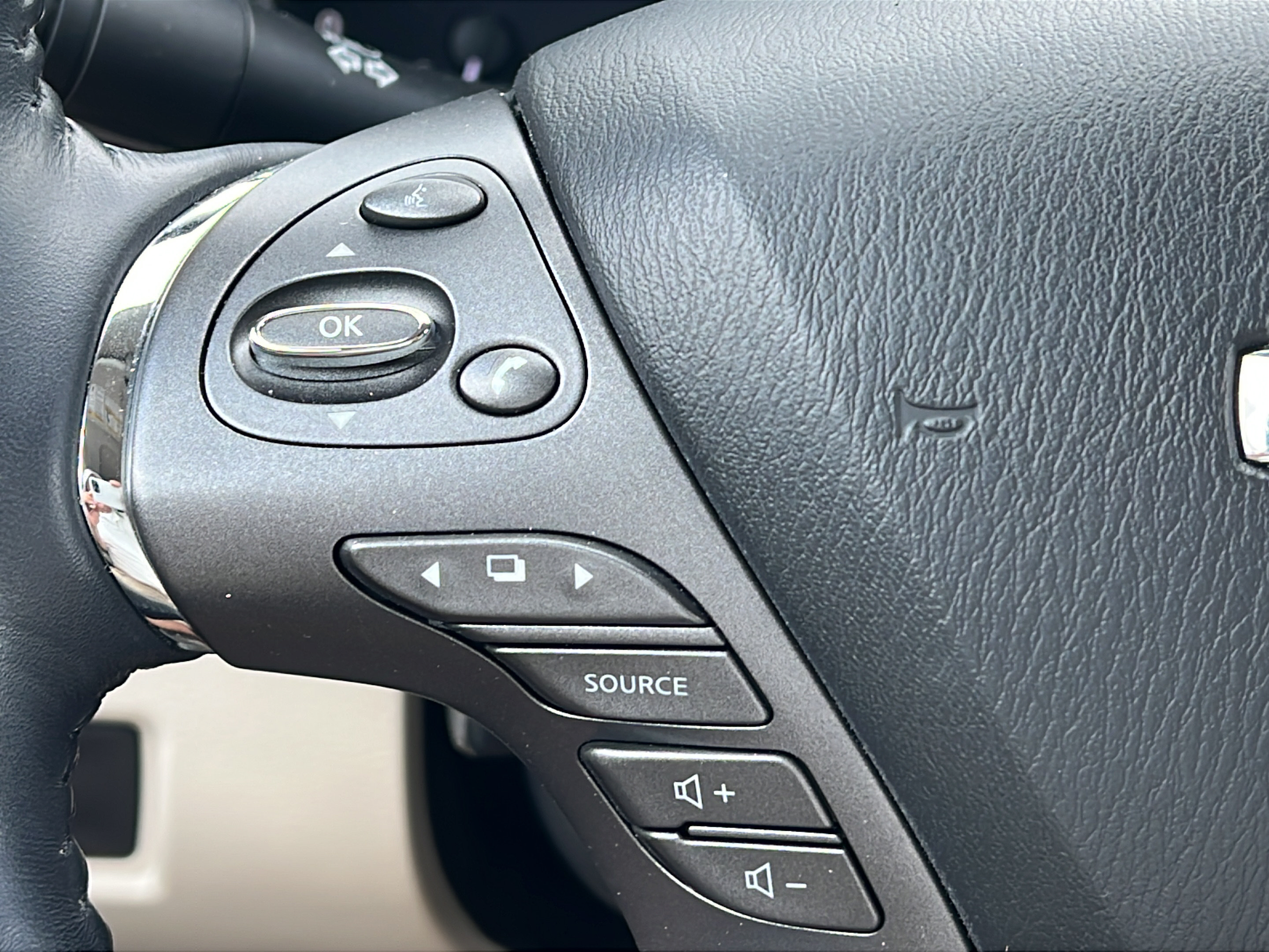 Used 2021 Nissan Murano Platinum w/ Cargo Package FWD image 21