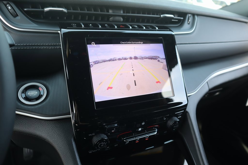 New 2025 Jeep Grand Cherokee Altitude image 6