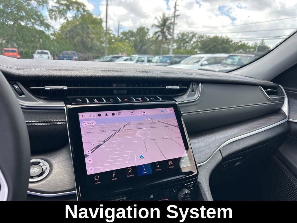 Used 2024 Jeep Grand Cherokee L Limited RWD image 12