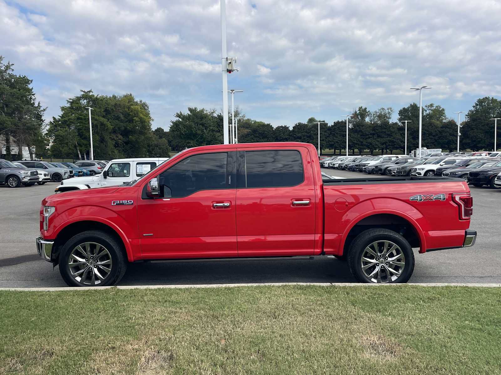 Used 2016 Ford F150 Lariat w/ Equipment Group 502A Luxury AWD/4WD image 4