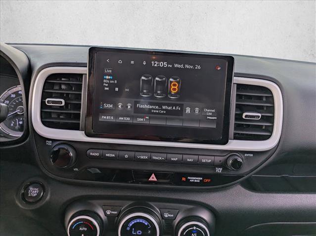 Used 2022 Hyundai Venue Limited image 15