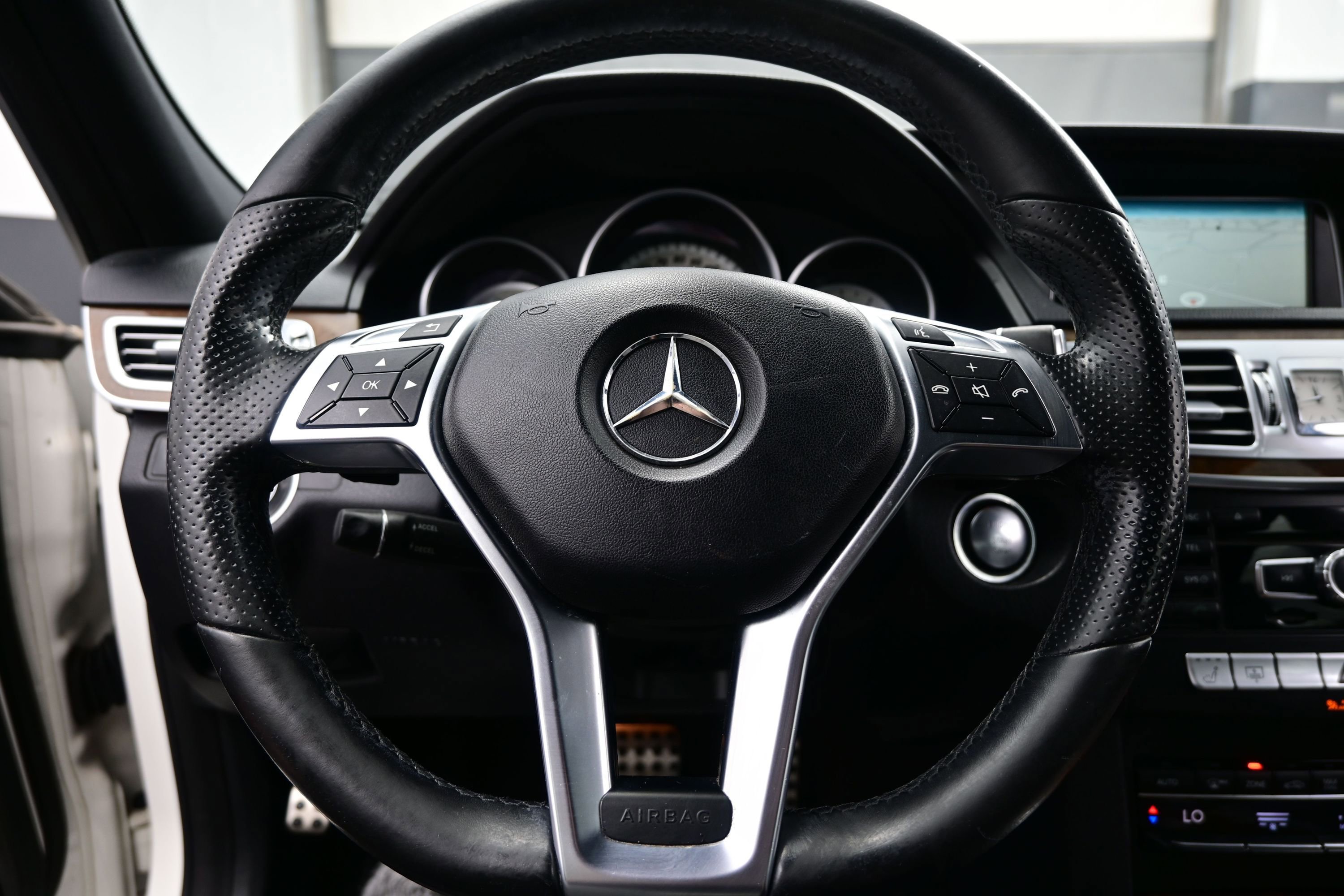 Used 2015 Mercedes-Benz E 350 4MATIC Sedan image 22