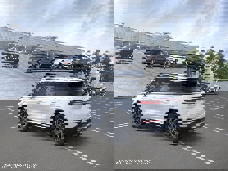 New 2026 Lincoln Corsair Premiere image 4