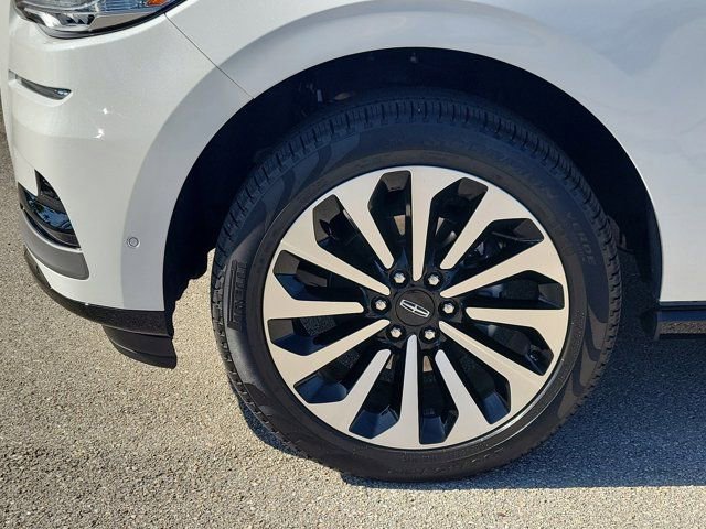 Certified 2024 Lincoln Navigator Reserve AWD/4WD image 8