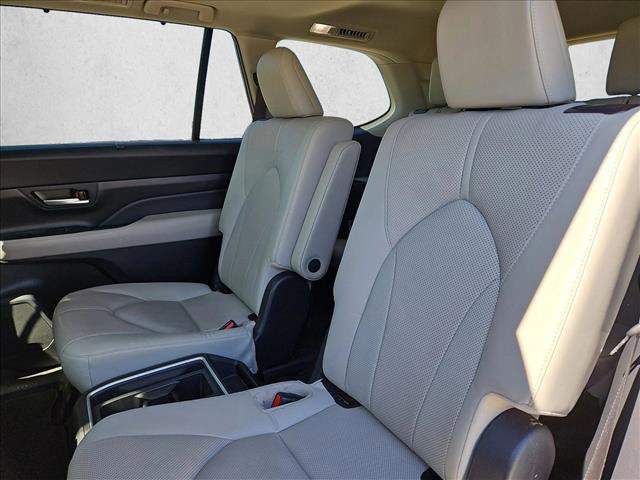 Certified 2025 Toyota Grand Highlander FWD image 20