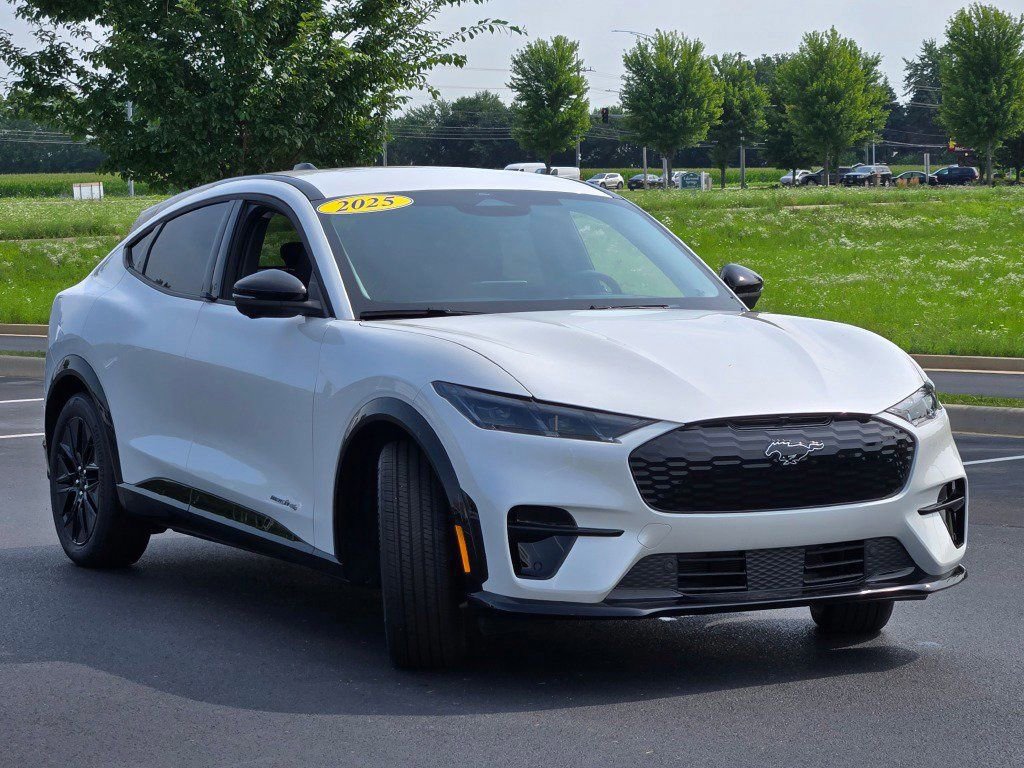 New 2025 Ford Mustang Mach-E Premium w/ Sport Appearance Package AWD/4WD video 3
