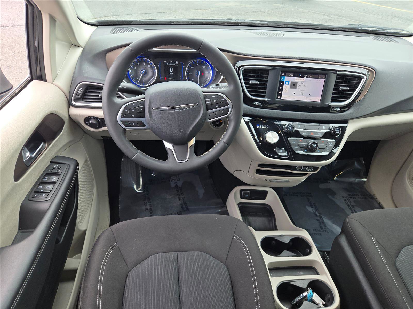 Certified 2023 Chrysler Voyager LX FWD image 23
