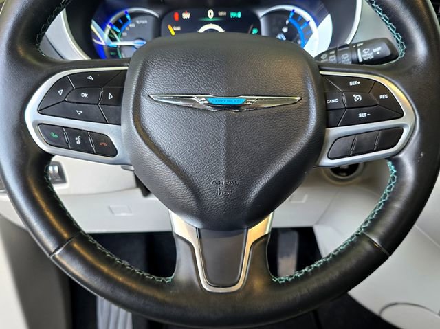 Used 2020 Chrysler Pacifica Touring-L FWD image 14