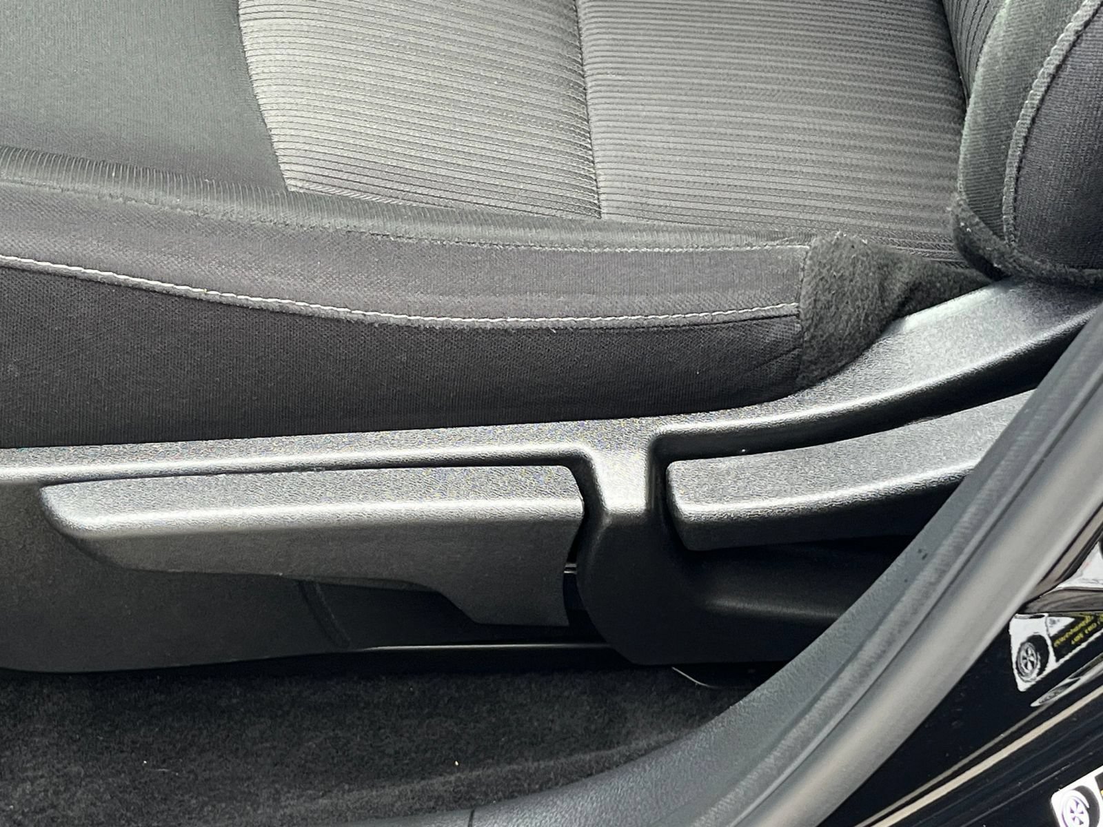Used 2025 Nissan Sentra SV FWD image 22