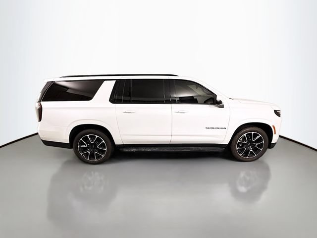 Used 2025 Chevrolet Suburban RST w/ RST Capability Package AWD/4WD image 10
