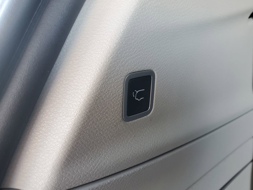 Used 2019 Chrysler Pacifica Limited w/ Tire & Wheel Group image 47