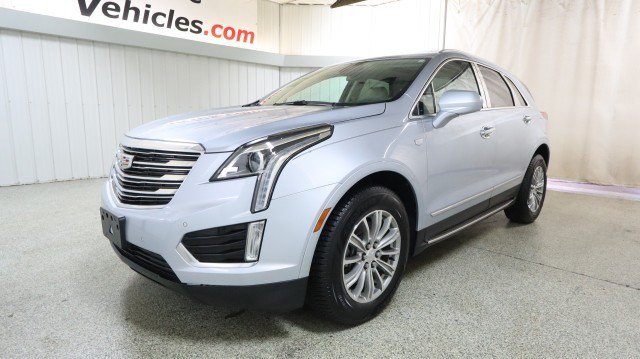 Used 2017 Cadillac XT5 Luxury w/ Driver Awareness Package AWD/4WD image 2
