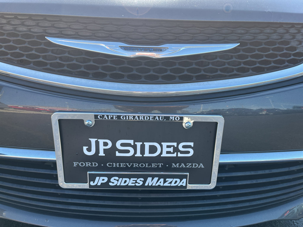 Used 2016 Chrysler 200 Limited w/ Convenience Group image 40