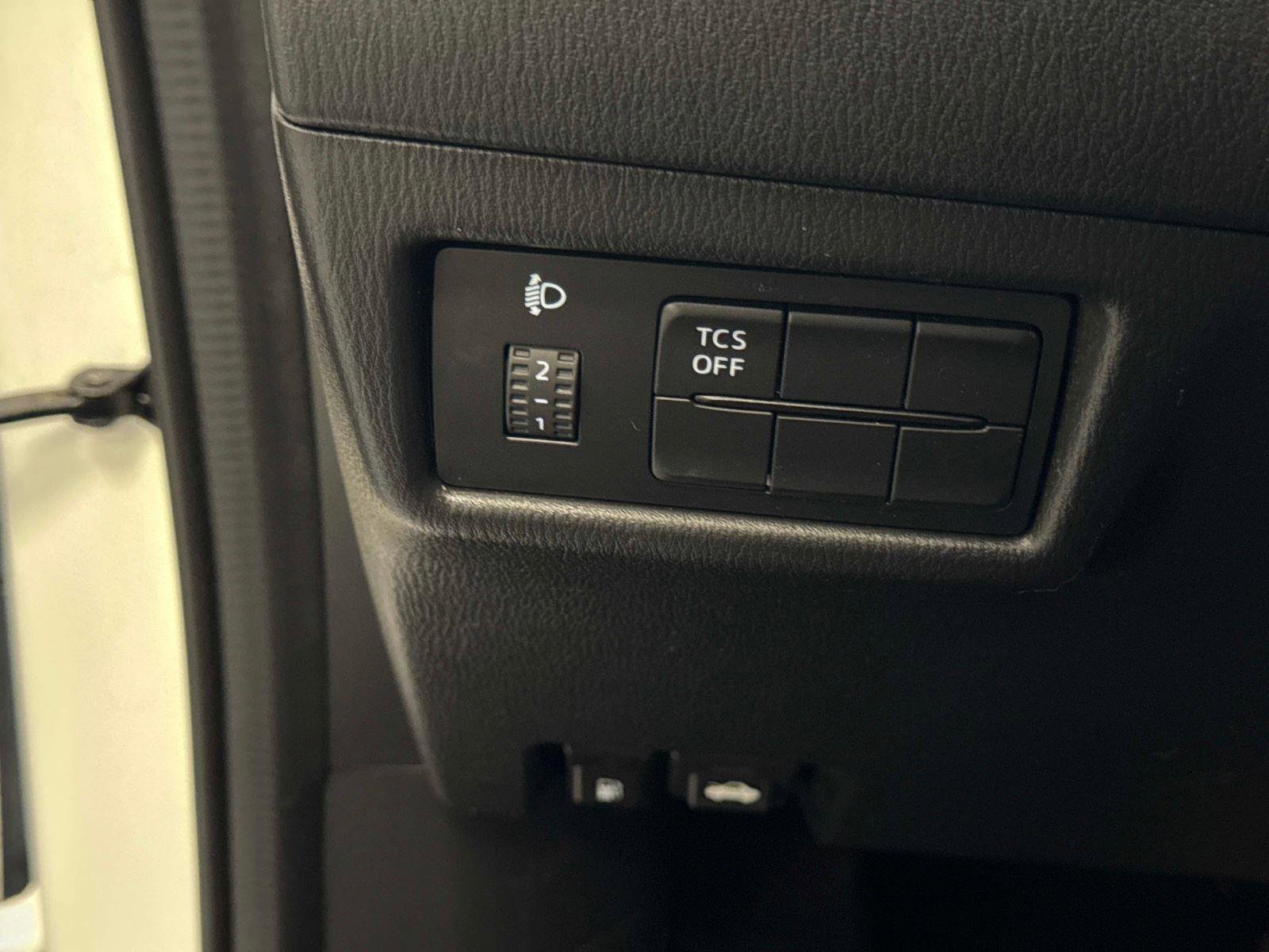 Used 2018 MAZDA CX-5 Sport image 29