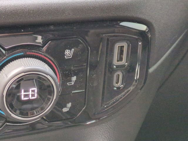 Used 2023 Chevrolet Silverado 1500 High Country w/ Technology Package image 25