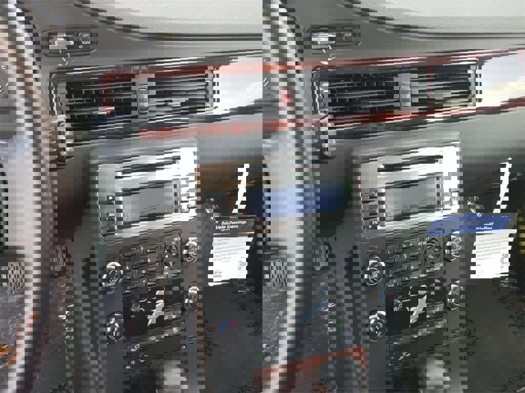 Used 2008 Volvo XC70 3.2 image 26