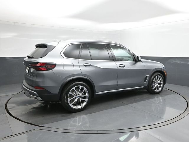 New 2026 BMW X5 xDrive50e w/ Climate Comfort Package image 11
