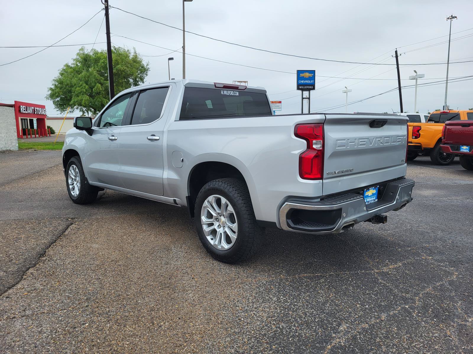Used 2022 Chevrolet Silverado 1500 LTZ w/ Z71 Off-Road Package AWD/4WD image 3