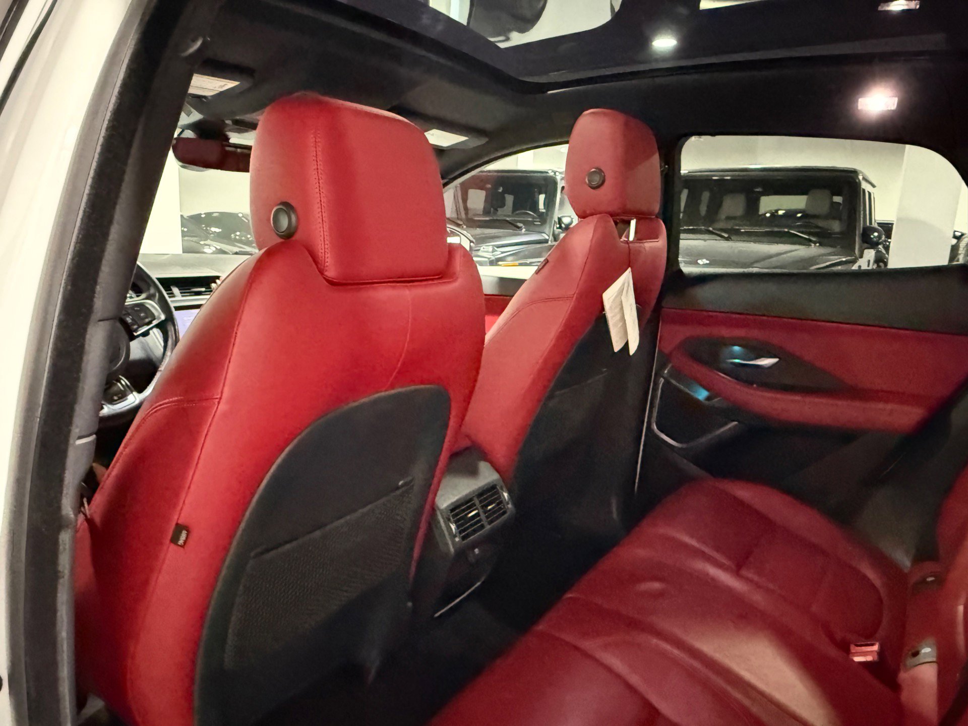 Used 2019 Jaguar E-PACE R-Dynamic SE image 57