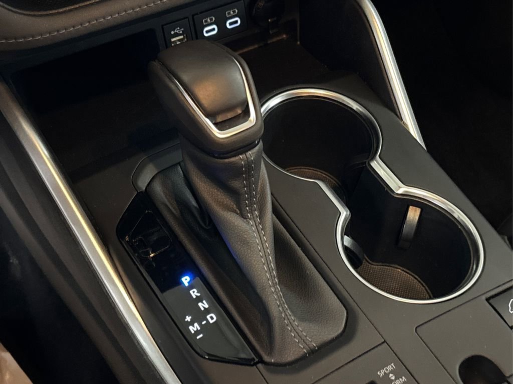 Used 2023 Toyota Highlander XLE image 31