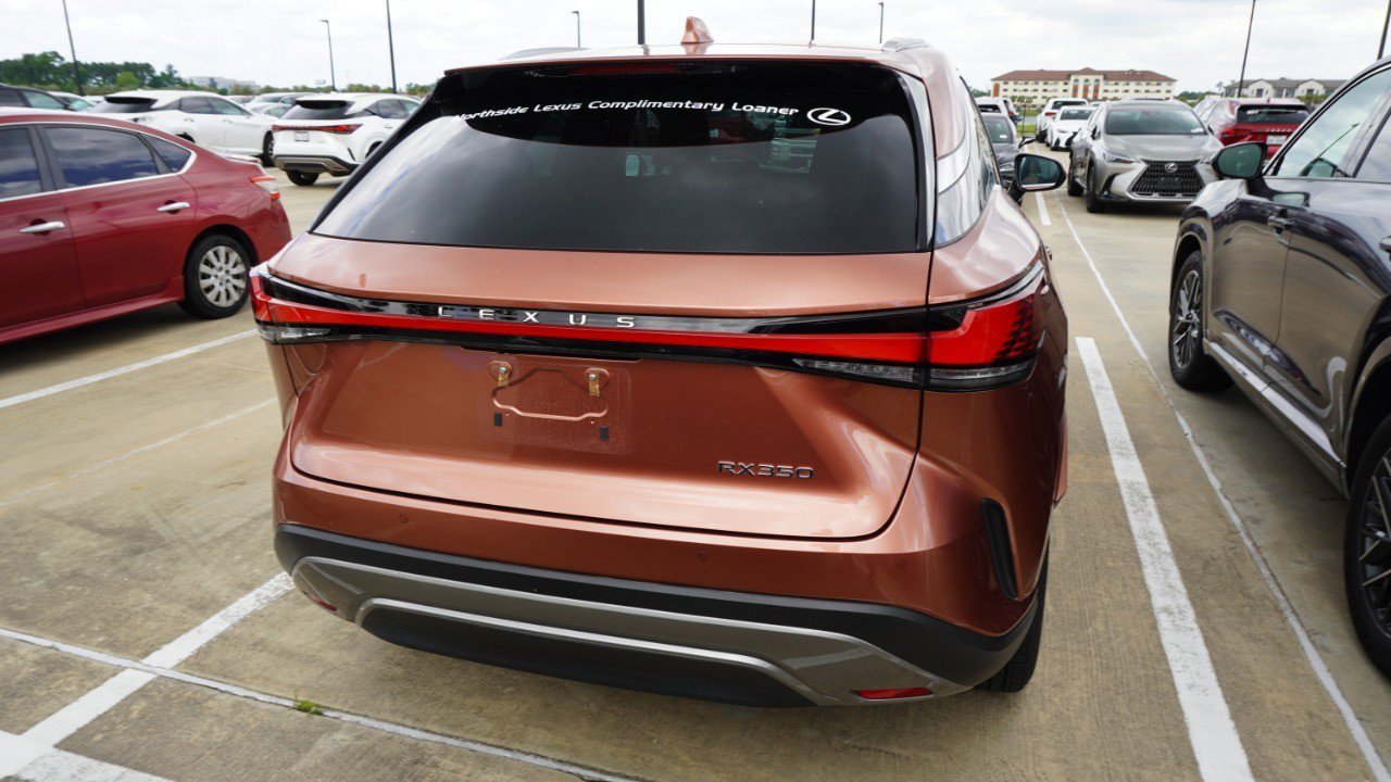 Used 2025 Lexus RX 350 Premium w/ Accessory Package (Z1) FWD image 6