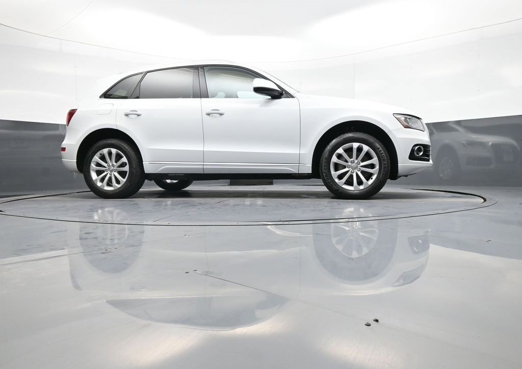 Used 2016 Audi Q5 2.0T Premium Plus w/ Technology Package image 29