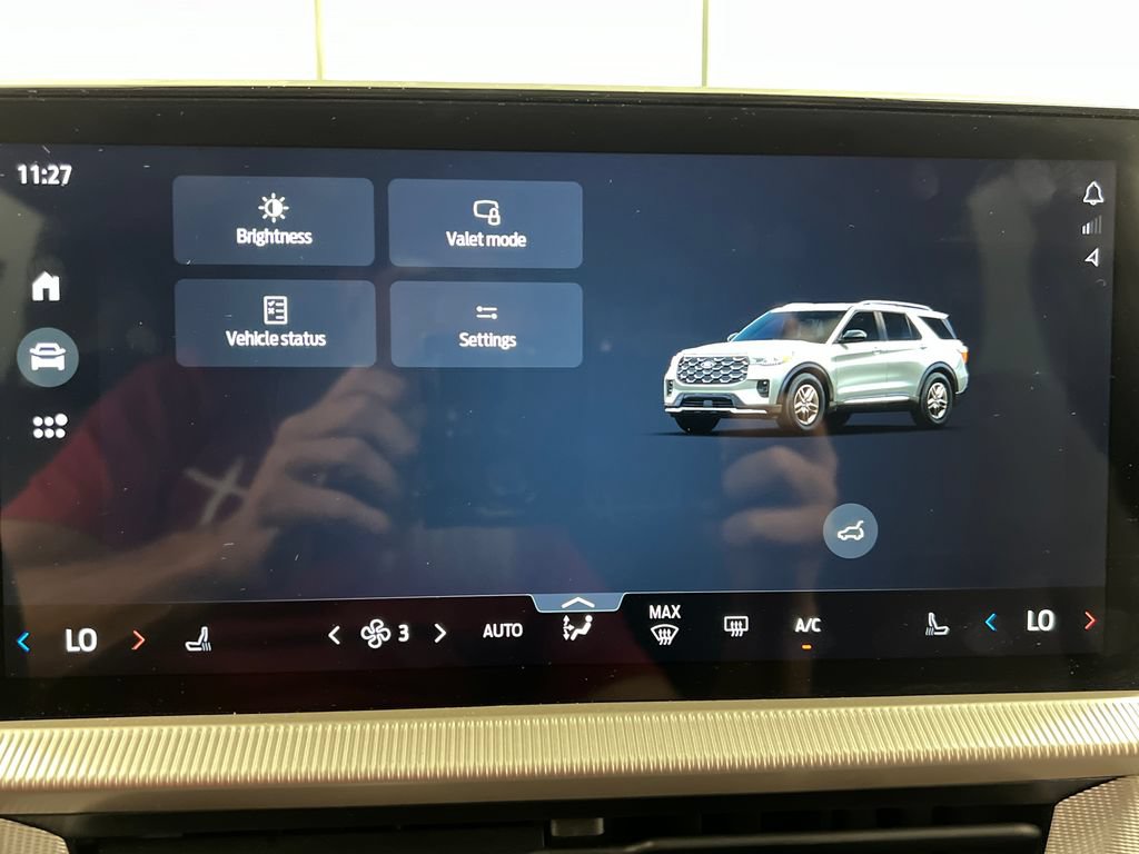 Used 2025 Ford Explorer Active RWD image 63