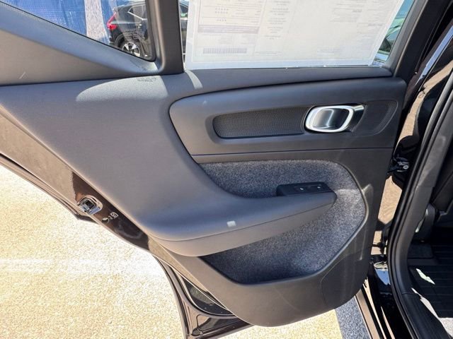 New 2025 Volvo XC40 B5 Core w/ Climate Package image 25