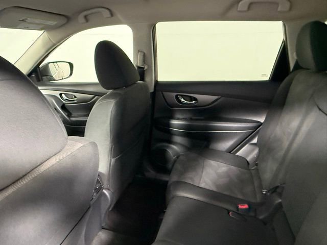 Used 2016 Nissan Rogue SV w/ SV Premium Package image 34