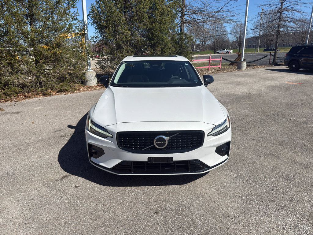 Used 2024 Volvo S60 B5 Core image 3