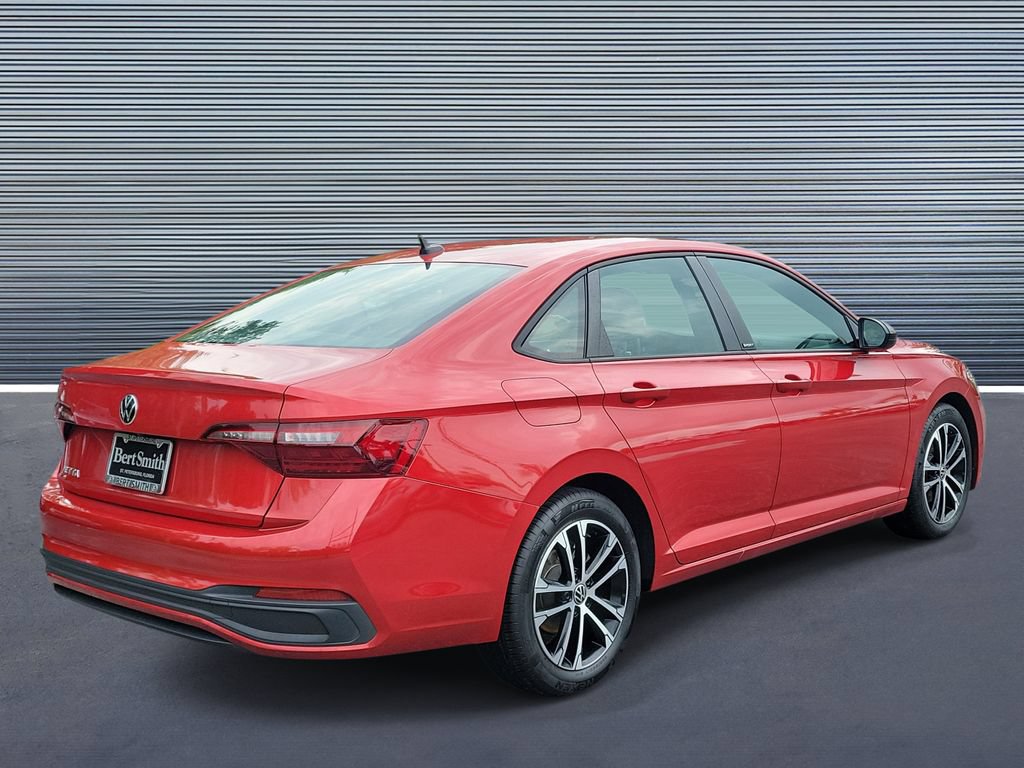 Used 2024 Volkswagen Jetta Sport FWD image 3