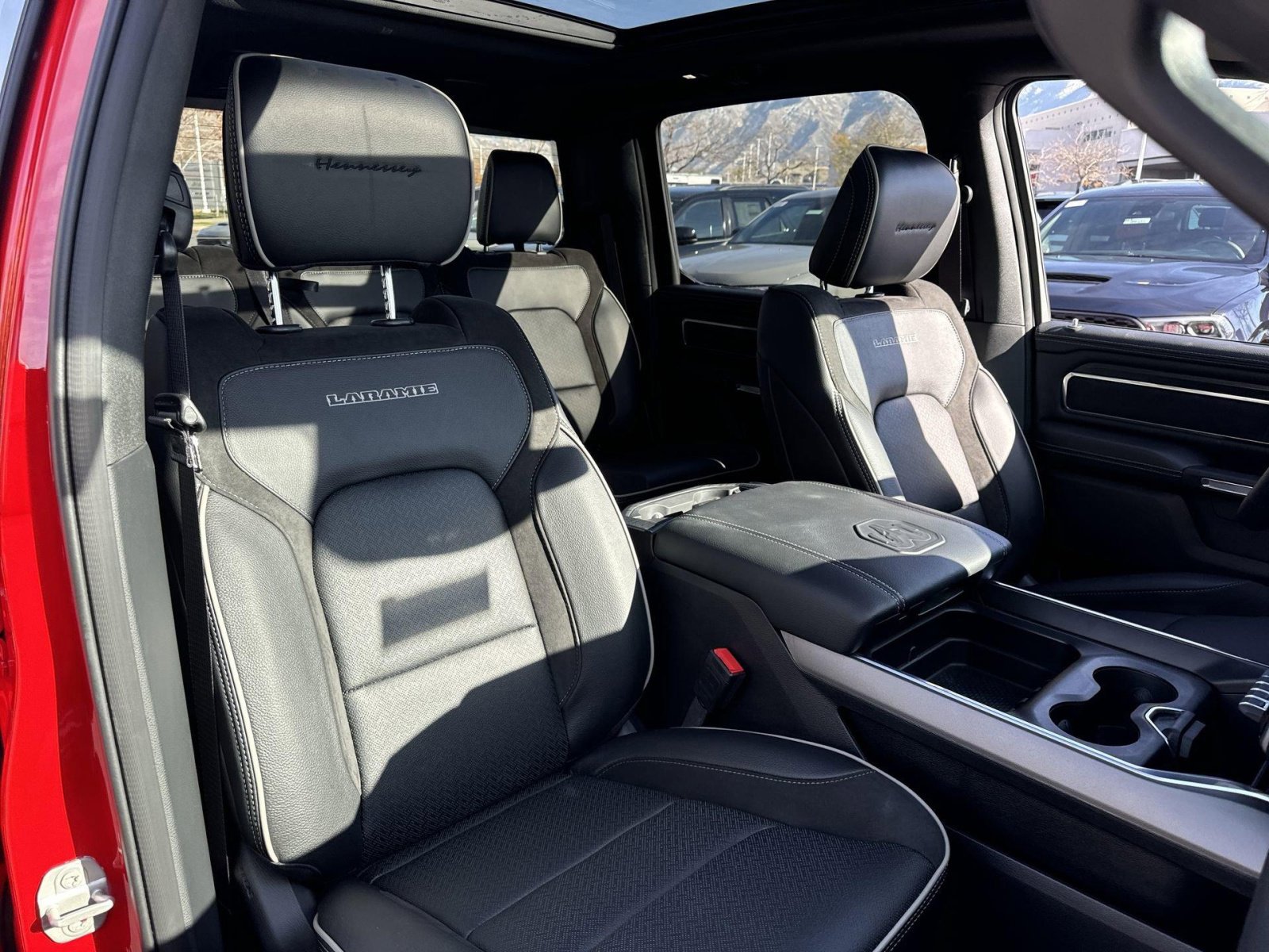 New 2024 RAM 1500 Laramie image 34