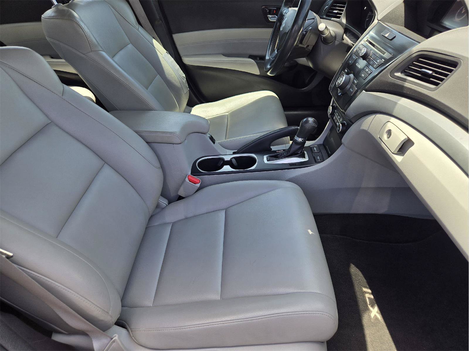 Used 2016 Acura ILX FWD image 12