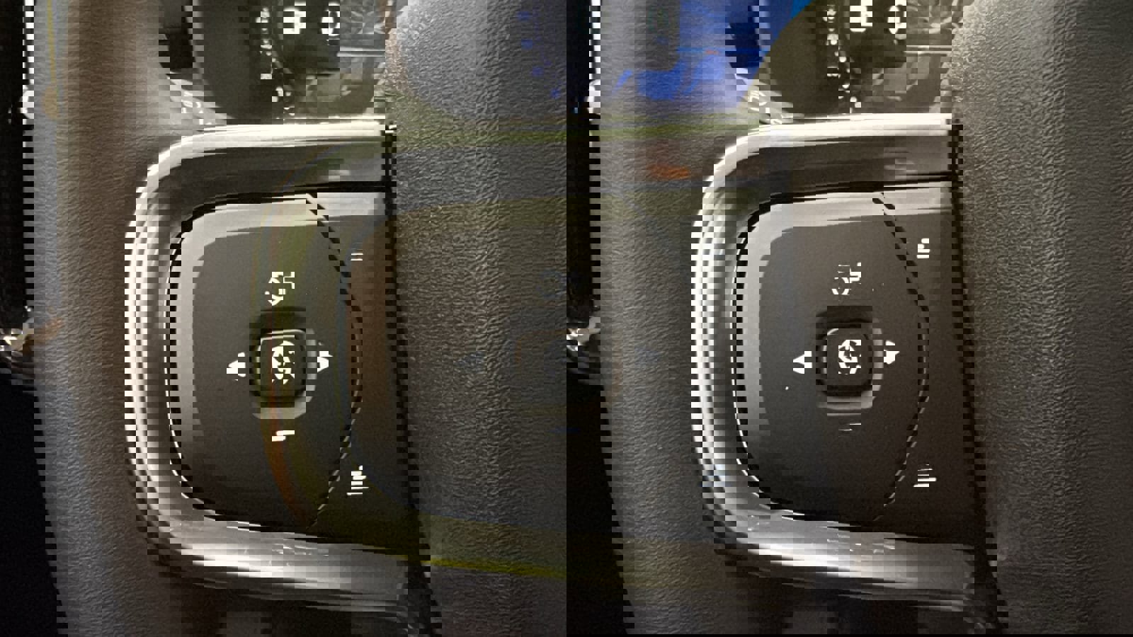 Used 2026 Volvo XC40 B5 Plus w/ Protection Package Premier AWD/4WD image 11