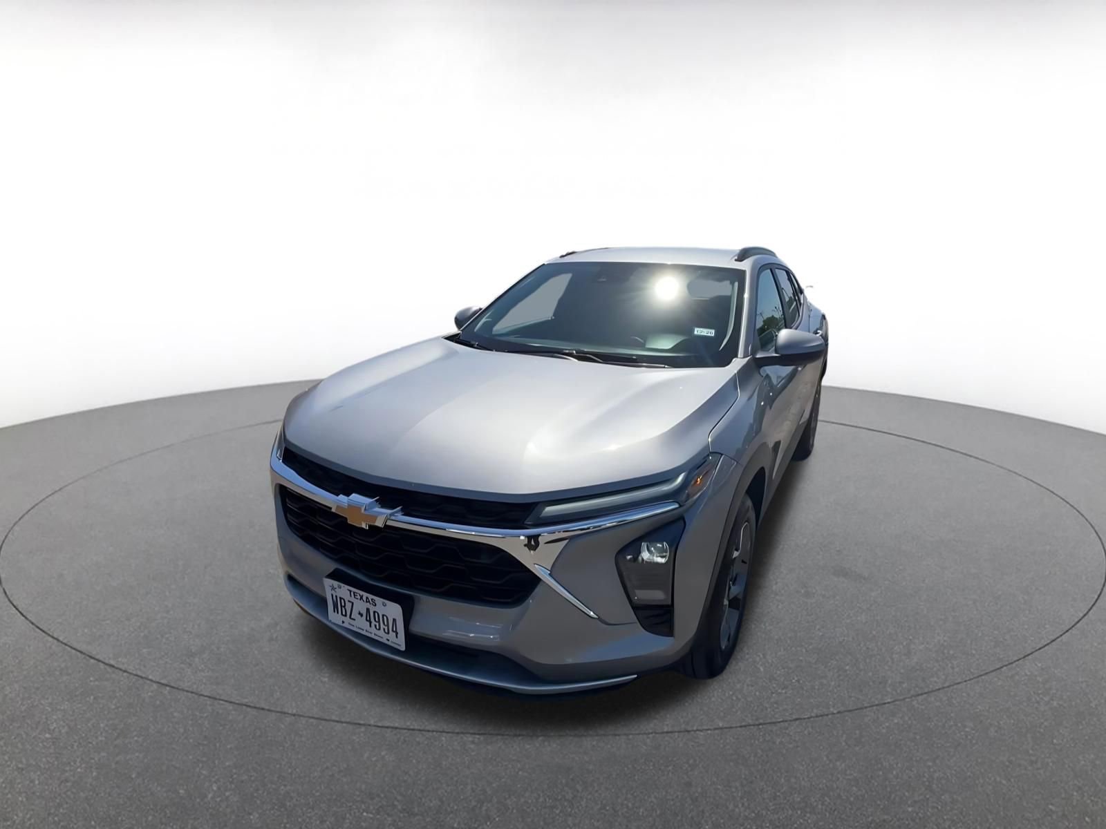 Used 2025 Chevrolet Trax LT FWD image 7
