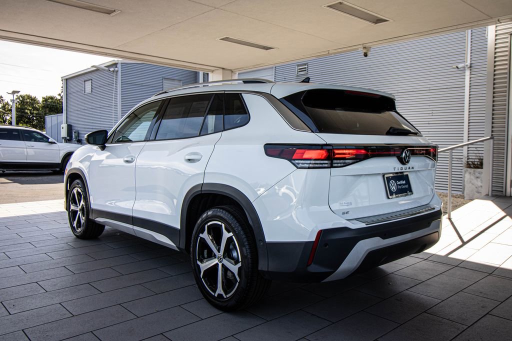 Certified 2025 Volkswagen Tiguan SE image 15