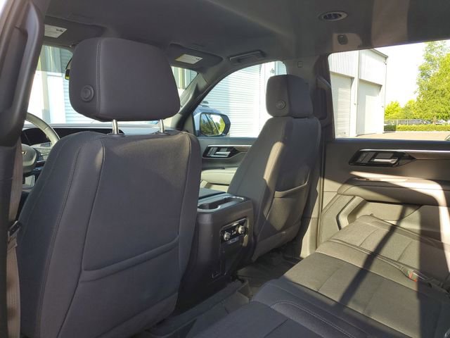 Used 2025 Chevrolet Tahoe LS RWD image 8