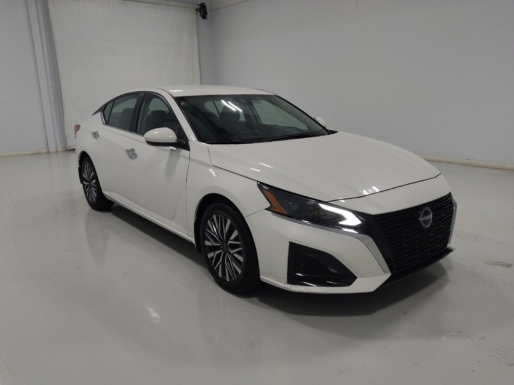 Used 2023 Nissan Altima 2.5 SV FWD image 13