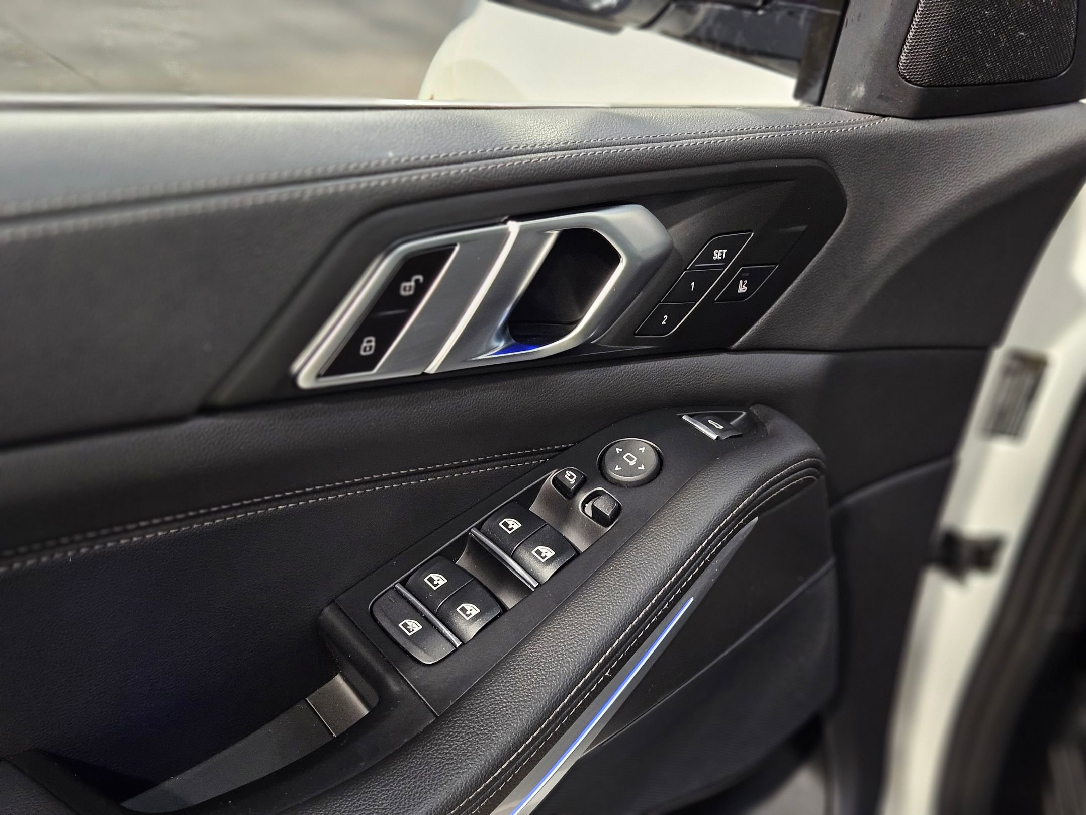 Used 2022 BMW X5 xDrive40i w/ Premium Package image 21