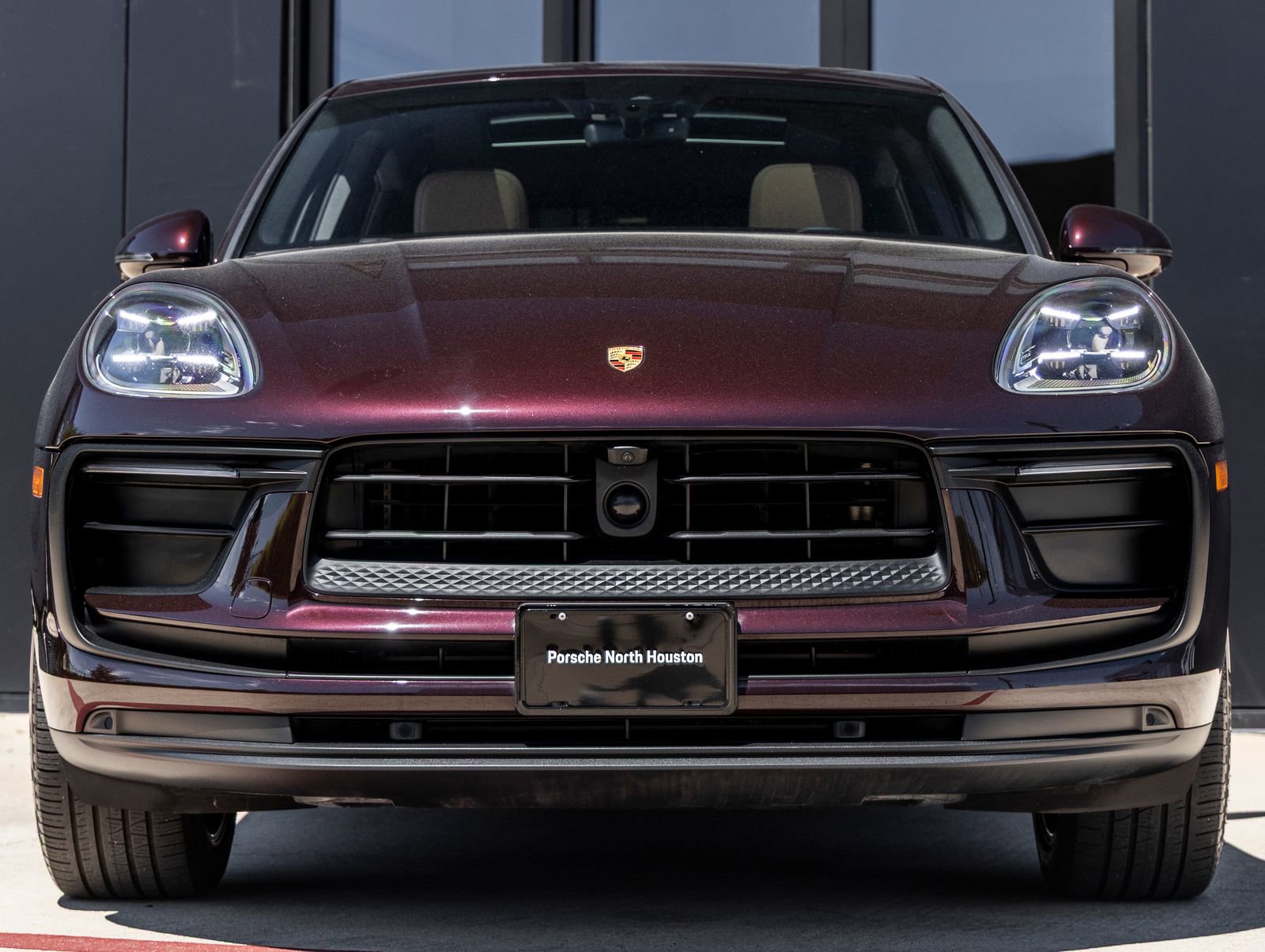 Certified 2023 Porsche Macan image 8