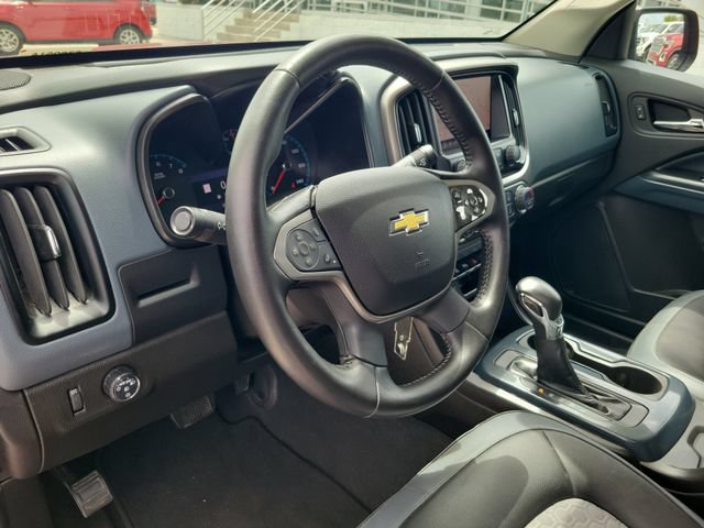 Used 2022 Chevrolet Colorado Z71 w/ LPO, Tonneau and Step Package RWD image 17