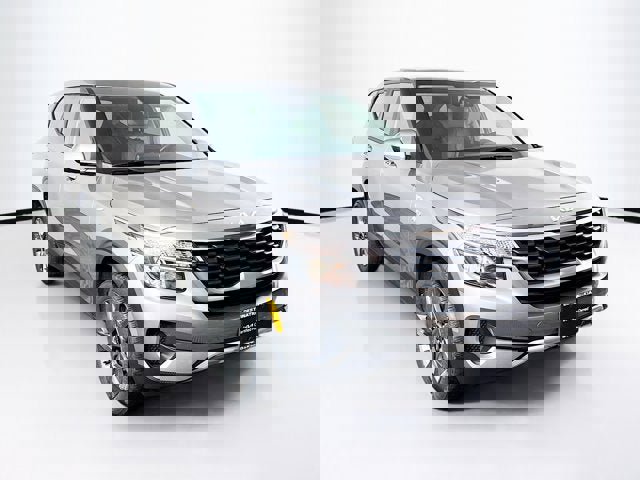 Used 2023 Kia Seltos LX image 3