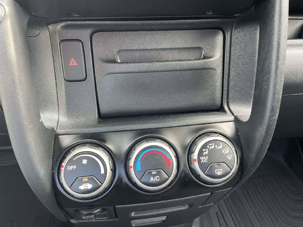 Used 2005 Honda CR-V LX image 23