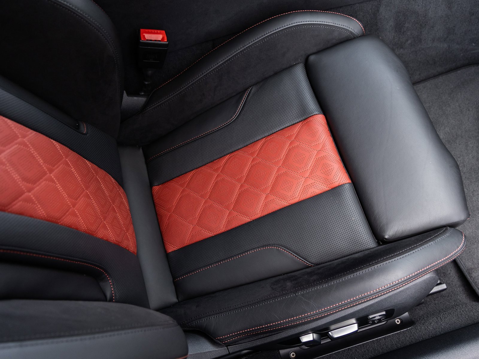 Used 2025 BMW M8 Competition image 43