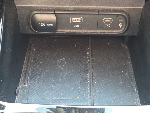 Used 2023 Kia Telluride EX w/ EX Captain's Chair Package image 37